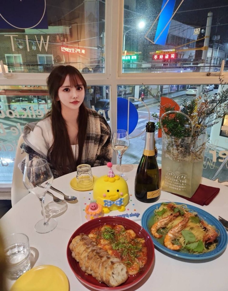 儿子双飞妈妈和女儿的小说,热映电影票房