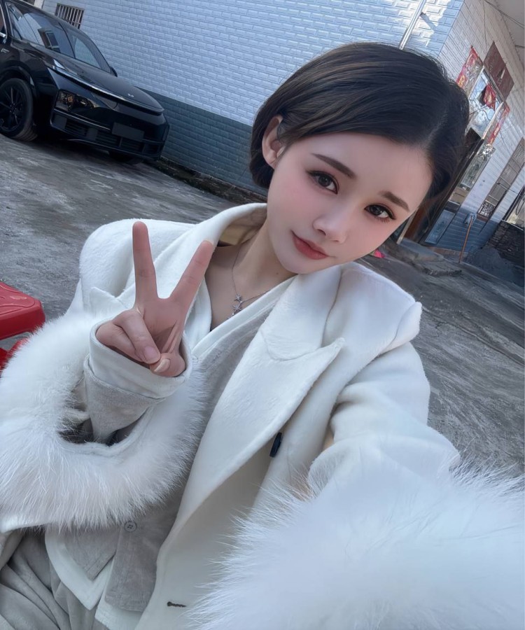 妻子初次接受三人行小说,专注高清电影